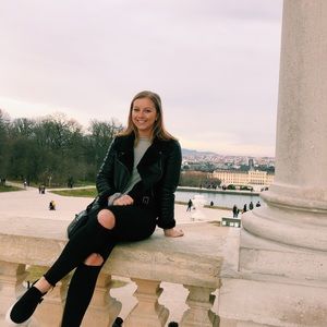 Meet your Posher, Alexa